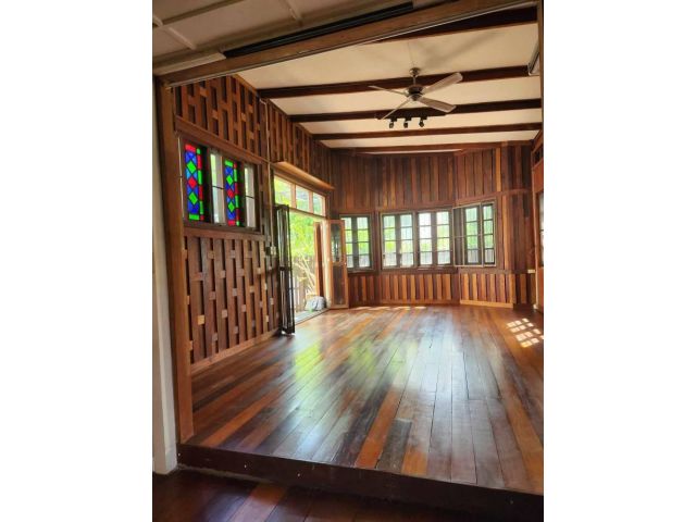 ให้เช่าบ้านเดี่ยว หลังใหญ่ สองชั้น เรือนบ้านไม้เอนกประสงค์ 1 หลัง (เป็นไม้สักทั้งหลัง) ในซอย สุขุมวิท 93 บีทีเอสบางจาก