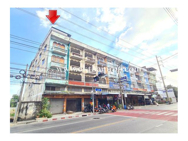 อาคารพาณิชย์ 4.5 ชั้น ติดถนนเอกชัย บางขุนเทียน กรุงเทพ