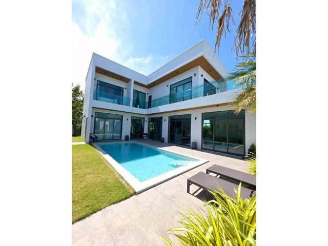 H960 ขายพูลวิลล่าหรู โมเดิร์นลักซูรี่ 2 ชั้น 4 ห้องนอน 5 ห้องน้ำ ห้วยใหญ่ - พัทยา