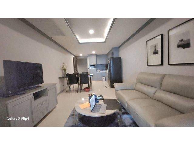 State Tower Silom for rent 1 bedroom 1 bathroom 68 sqm rental 27,000 baht/month