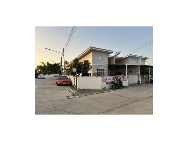 ทาวน์โฮมหลังมุม กรีนพาร์ค วิลเลจ ต. สำนักบก อ.เมืองชลบุรี ชลบุรีบ