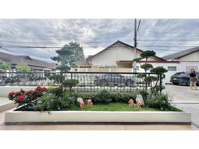 บ้านแฝดชั้นเดียว 40 ตารางวา บ้านทำเลดีอยู่ในโครงการหมู่บ้าน