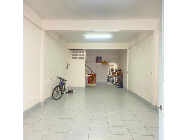 พื้นที่กว้าง MRT สิรินธร 80 ม.จรัญสนิทวงศ์ 44-50 อาคารพาณิชย์ 3 ช