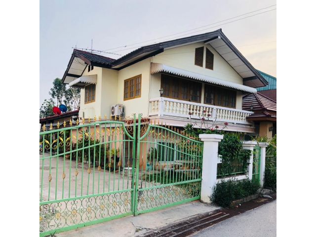 ขายบ้านและที่ดิน กลางตลาดที่ชุมชน