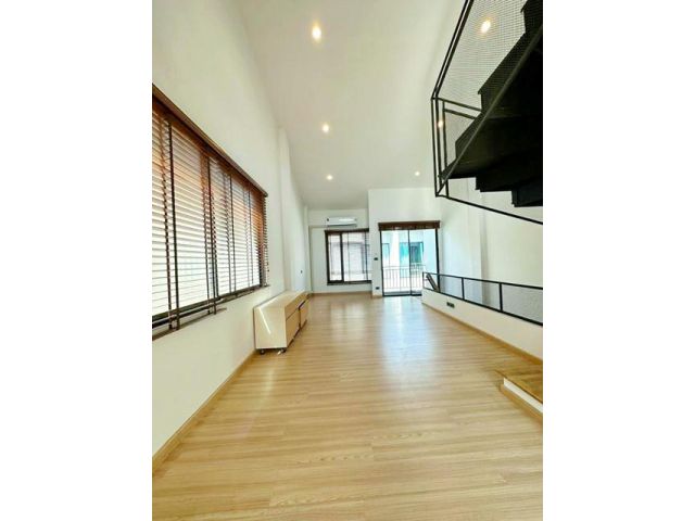 ทาวน์โฮมสุดหรู 3.5 ชั้น ราชพฤกษ์ ชัยพฤกษ์ เพียวเพลส 1.3 กม.