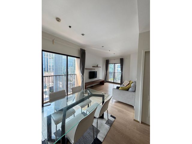 Noble Refine 26 spacious