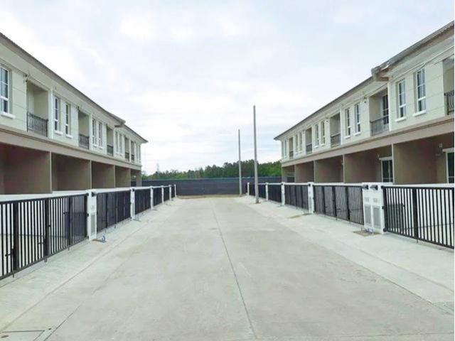 ลำลูกกา คลอง7 ทาวน์โฮม 2ชั้นบ้านฟ้า เลอ มาร์เช่ 2.2 กม. 3นอน