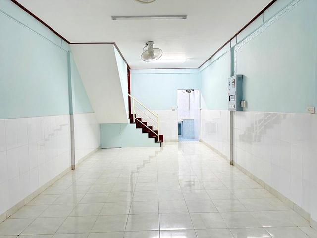 ให้เช่าอาคารพาณิชย์  2 ชั้น 16ตรซ.สุขุมวิท 40-48 BTSพระโขนง200ม.