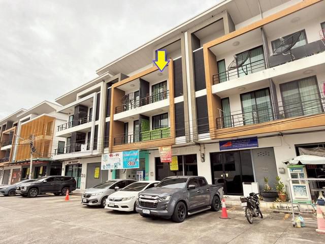 ขายอาคารพาณิชย์ โครงการดีคอมเพล็กซ์ นิคมปิ่นทอง1 อ.ศรีราชา จ.ชล