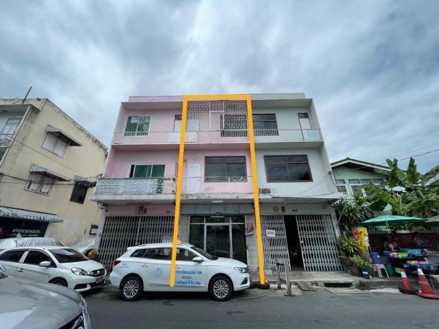 ขายตึกแถว 3 ชั้น ซอยพญานาค ถนนบรรทัดทอง ทำเลดีติดถนน เหมาะทำกิจการหน้าร้าน แขวงถนนเพชรบุรี เขตราชเทวี ออก พระราม 6 สะดวก