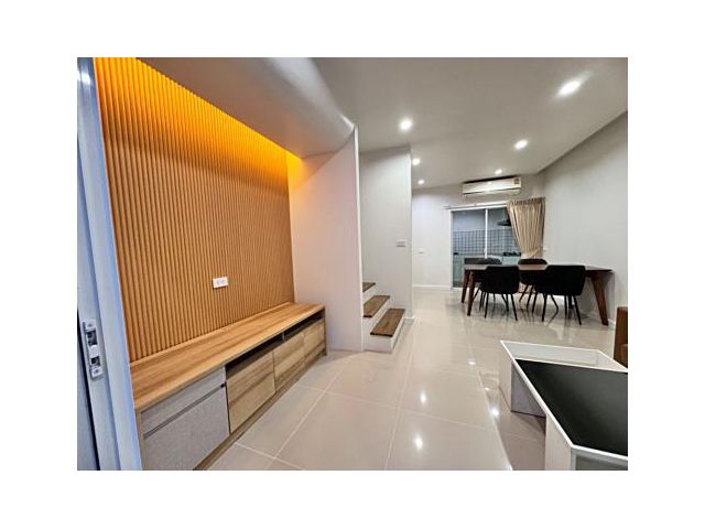 ให้เช่าทาวเฮ้าส์ 2 ชั้น วิลเลต ไลท์ พัฒนาการ 38 (Villette Lite Pattanakarn) ใกล้ APL รามคำแหง (N.1886)