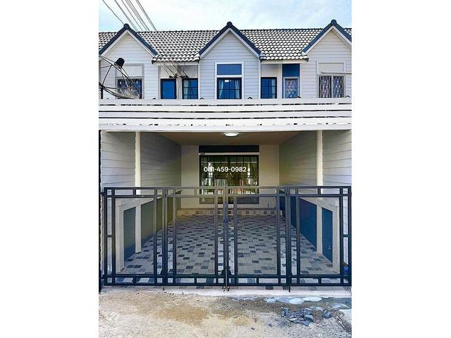 ขายทาวน์เฮ้าส์สองชั้นนาป่าชลบุรี ม.แฟมิลี่แลนด์นาป่า