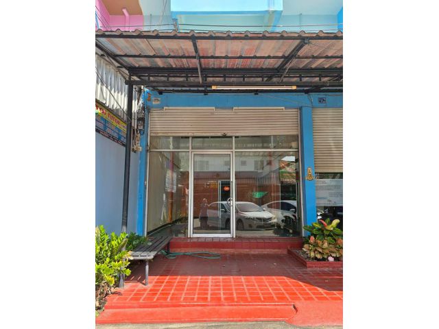 อาคารพาณิชย์ 3 ชั้นครึ่ง ทำเลดี ซอยร่วมมิตรพัฒนา ห้าแยกวัชรพล ทำเลพร้อมใช้ เหมาะทำกิจการได้ทันที ไม่ว่าจะออฟฟิส คาเฟ่ ค