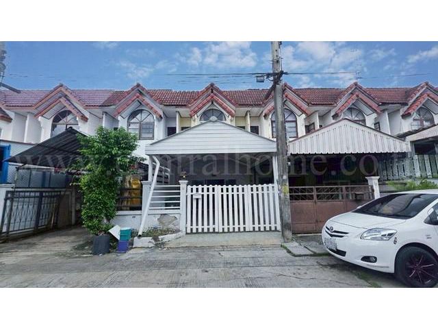 ขายด่วน ทาวน์เฮ้าส์ บ้านเพชรไพลินวิลล์ ซอยพระยาสุเรนทร์ 30 