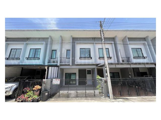 ขายด่วน ทาวน์เฮ้าส์ บริทาเนีย วงแหวน - จตุโชติ ราคาถูก