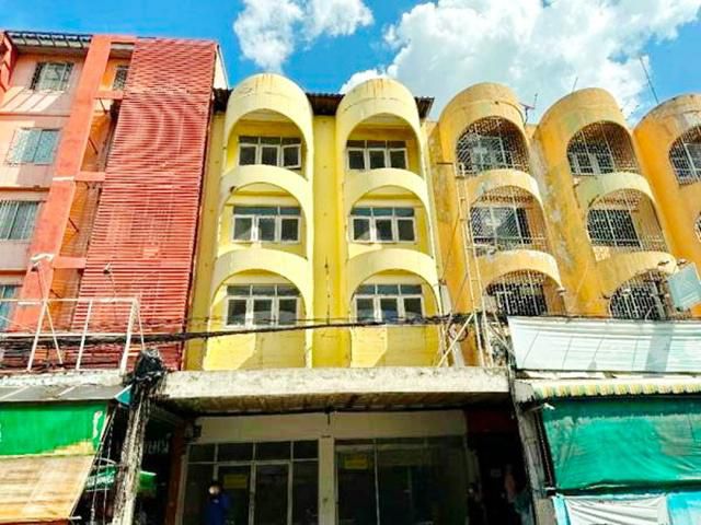 ให้เช่าอาคารพาณิชย์ 4 ชั้น 2คูหา 32 ตร.วา. 510 MRT บางกะปิ 250ม.