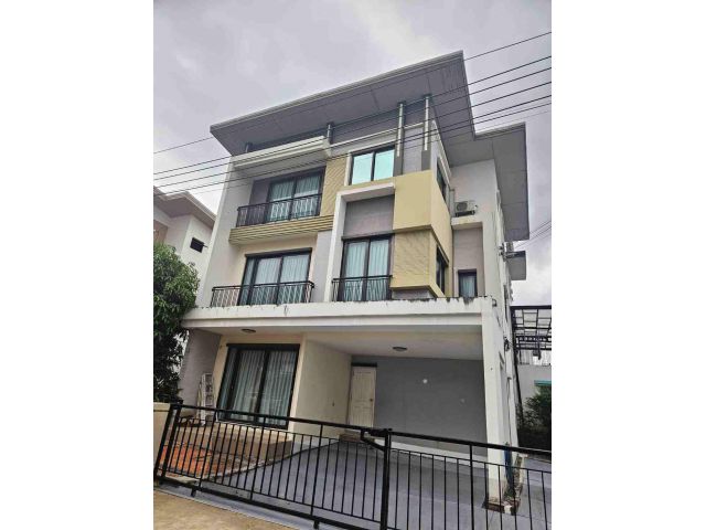 B1034 ให้เช่าบ้านเดี่ยว 3ชั้น หมู่บ้านโกลเด้น เพรสทีจ วัชรพล ถนนสุขาภิบาล5