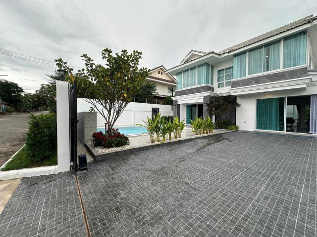 H968 ขายบ้านพูลวิลล่าเดี่ยวหลังใหญ่ ใกล้หาดจอมเทียนเพียง 3 กิโล สามารถทำรายวันได้