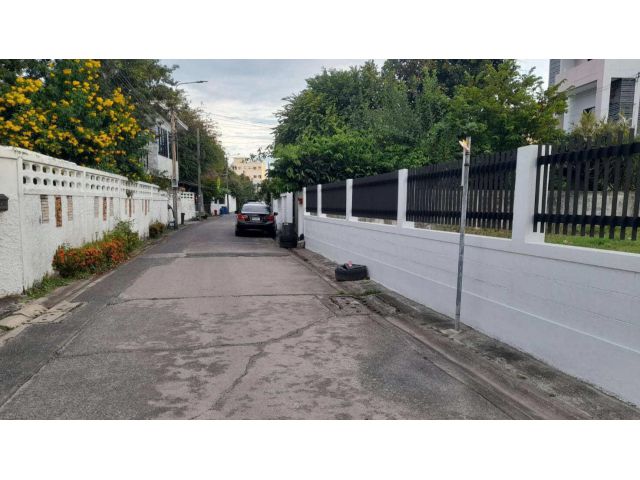 ขายที่ดินทำเลทอง พระราม9 ซอย 57/2 ใจกลางเมือง เนื้อที่ 205 ตรว. แขวงสวนหลวง เขตสวนหลวง กรุงเทพๆ (ขาย ตรว.ละ 155,000 บาท)