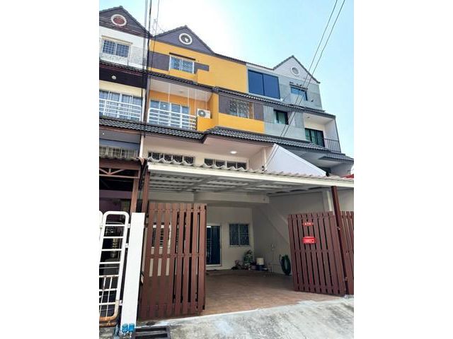 เช่าทาวน์เฮ้าส์ 4 ชั้น รีโนเวทใหม่ หมู่บ้านวราธรวิลล์ พัฒนาการ 44