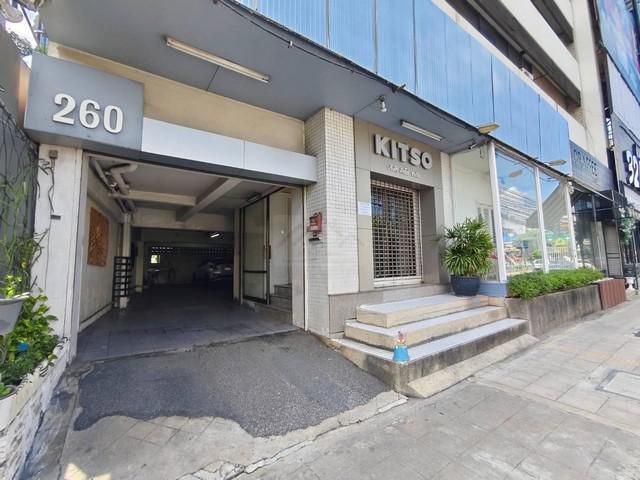 ขายอาคาร 5 ชั้นครึ่ง 1800 ตรม. ติดถนนรัชดาภิเษก ใกล้ MRTห้วยขวาง