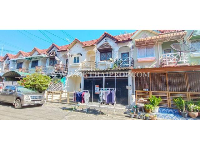 ทาวน์เฮ้าส์ หมู่บ้าน นครทองปาร์ควิว 1 ถนนบางกรวย-ไทรน้อย