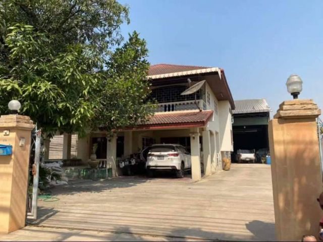 บ้าน+โกดัง พร้อมที่ดินเนื้อที่ 3 งาน 4.9 ตารางวา หน้ากว้าง 15 เมตร