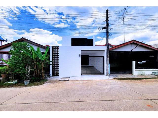 =>> เปิดจองด่วน! ทาวน์เฮ้าส์ พัฒนานิคม ซอย 12 รีโนเวทใหม่ทั้งหลัง