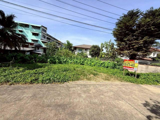 ขายด่วนที่ดินใกล้พันทิพย์งามวงศ์วาน 131.9 ตรว ติดถนนคอนกรีต ถมแล้ว ซ.งามวงศ์วาน 23 แยก 10 เมืองนนทบุรี