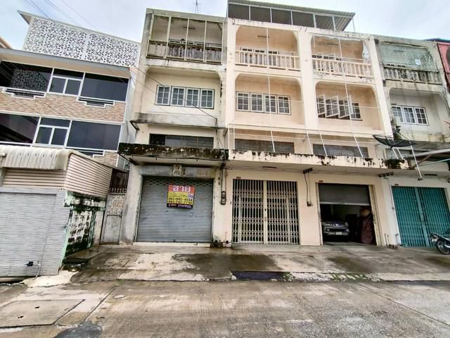 ขายอาคารพาณิชย์ 3ชั้นครึ่ง 24 ตร.วา ถนนรถไฟตะวันออก ในเมืองนคร
