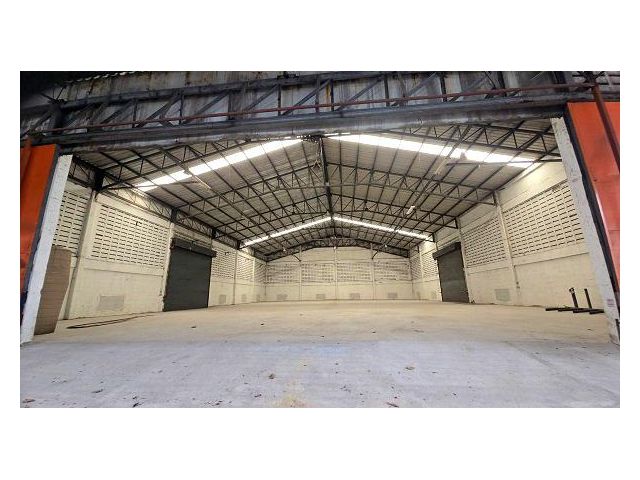 ให้เช่าโกดังรามอินทรา 117 มีนบุรี ขนาดพื้นที่รวม 1,225 ตรม โกดังสูง 10เมตร พื้นรับน้ำหนัก 3ตัน มีรปภ 24 ชัวโมง กล้อง