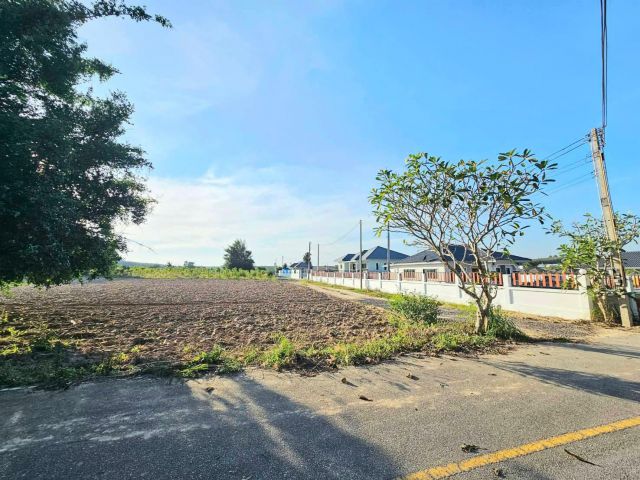 ขายที่ดินสวย ทำเลทอง มาบยางพร – ชากอ้อยซอย 5 (รวม 13 ไร่) ใกล้นิคมอมตะซิตี้ ปลวกแดง ทำเลศักยภาพที่กำลังเติบโต