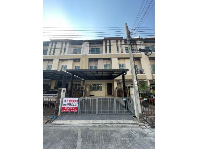 vายบ้าน 2.99 ลบ. เออเบิร์นธารา รีโนเวทแล้ว - ทิศเหนือ บ่ายไม่ร้อน ทาวน์เฮ้าส 3 ชั้น ก่อสร้างด้วยอิฐมอญ เล่นระดับ พร้อมผู่เช่า รับรายได้ 15,000 บาท