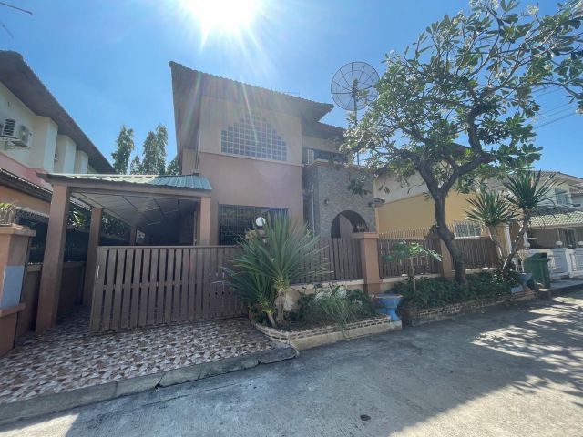 วินด์มิลล์วิลล่า 2 บางนา กม.8 4.99 ลบ. บ้านรีโนเวทสวย ใกล้ เมกาบางนา ทำเลดีติดถนนใหญ่ เดินทางสะดวก ต่อเติมโรงจอดรถข้างบ้านเรียบร้อย พร้อมอยู่เลย