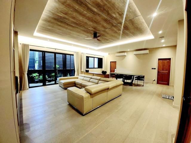 พร้อมสระว่ายน้ำส่วนตัว เฟอร์ บางนา กม7 เมกาบางนา1.8 กม. บ้านบางนา