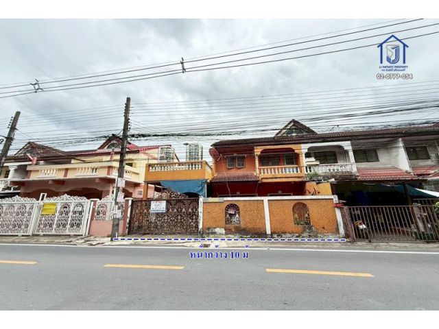 ขายทาวน์โฮม 2 ชั้น 41 ตารางวา ซอยนวมินทร์ 111 หลังมุม ใกล้ทางด่วนเอกมัย-รามอินทรา