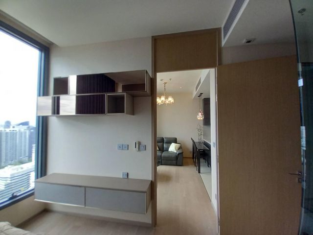 For Rent condo The Esse Asoke fully furnished (S15-30871)