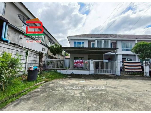 ทาวน์เฮ้าส์ 2 ชั้น หมู่บ้านพฤกษาวิลล์ 55/1 (แฟชั่นไอส์แลนด์) เนื้อที่ 28.6 ตรว. แขวงบางชัน เขตคลองสามวา