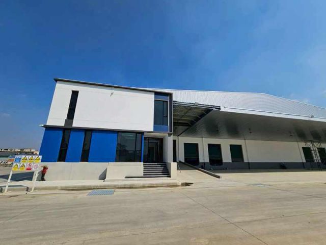 F220 ให้เช่าโรงงาน โกดัง คลังสินค้า สร้างใหม่ ย่านศรีราชา ขนาด 2,104 ตรม.ใกล้ท่าเรือแหลมฉบัง พื้นที่สีม่วงลาย