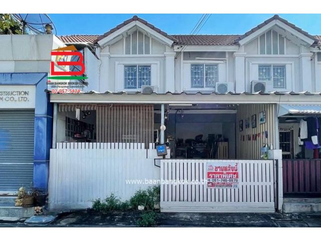 ทาวน์เฮาส์ หมู่บ้านพฤกษา 65/1 (ใกล้ตลาดไท) เนื้อที่ 18.6 ตรว. ตำบลคลองสอง อำเภอคลองหลวง ปทุมธานี