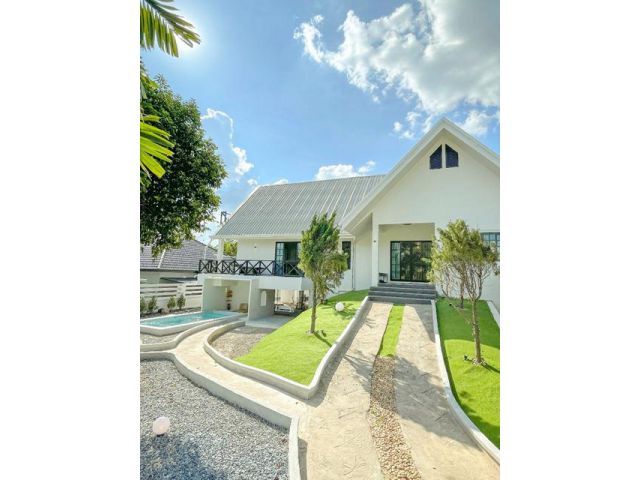 สระว่ายน้ำ149ตร.ม.หนองจ๊อม สันทราย ตกแต่งพร้อม บ้านพูลวิลล่า2 ชั้