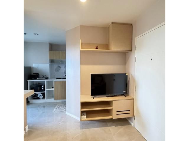 ปล่อยเช่า หรือVาย ลุมพินี จอมเทียน ตึกE ชั้น 10 วิวสระว่ายน้ำ