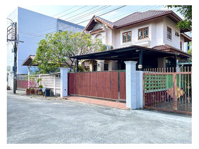 บ้านเดี่ยว 90 ตรว.ย่านพระราม 9 หลังห้างฯเดอะไนน์ ปลูกสร้างเองสภาพดี ใกล้ๆABAC ใกล้ทางด่วน รถไฟฟ้าและสนามบินสุวรรณภูมิ