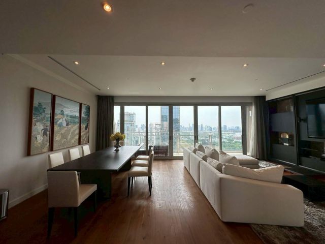 061AGKI 185 Rajadamri – Penthouse ระดับ