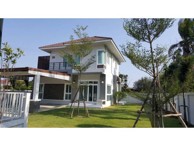 ขายบ้านเดี่ยวหลังมุม พื้นที่เยอะ ขนาด117ตรว หมู่บ้านภัทรทรัพย์ ถนนราชดำริห์ อำเภอเมือง เพชรบุรี.