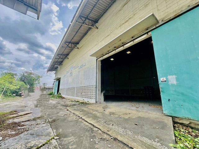 ขายโรงงานพร้อมสำนักงาน 3 ชั้น เนื้อที่ 2-3-82 ไร่ ซอยสุขาภิบาล 2 ถนนพุทธมณฑลสาย 4 ตำบลอ้อมน้อย