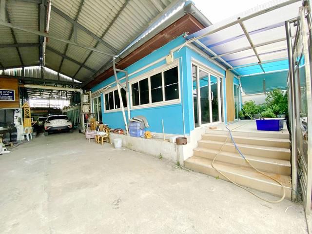 เช่าคฤหาสน์2 ชั้นบ้าน 2 หลังโลตัส อ่อนนุช80 200ม พร้อมโกดัง180ต