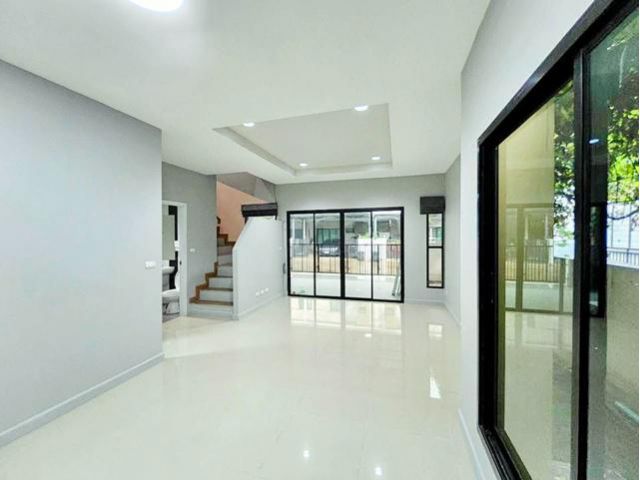 ลาดหลุมแก้ว ทาวน์โฮม 2 ชั้น ตลาด ส.สุนีย์ 200 ม. ถ.ราชพฤกษ์-กาญจน