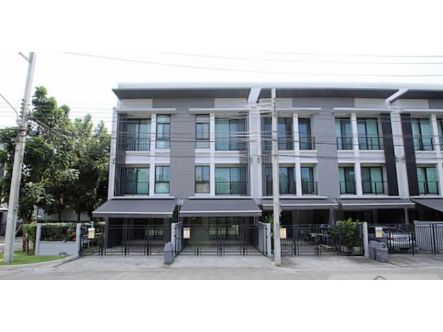 ขายบ้านกลางเมือง งามวงศ์วาน   ทาวน์โฮม 3 ชั้น ใจกลางกรุงเทพ – ใกล้รถไฟฟ้า ทางด่วน – พร้อมอยู่!