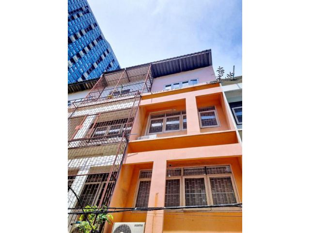 ให้เช่าชั้น 2-4 3นอน BTSบางจาก 308 ม. .อาคารพาณิชย์ 4 ชั้น